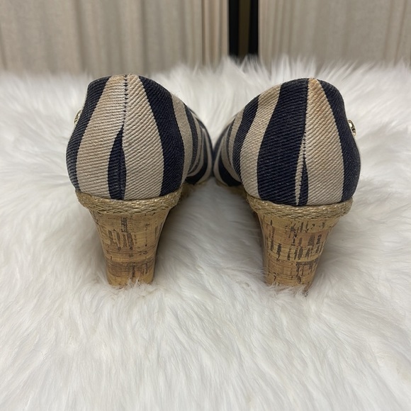 EUC- LIFE STRIDE SOFT SYSTEM STRIPED CORK WEDGES SIZE 7 - Picture 4 of 9